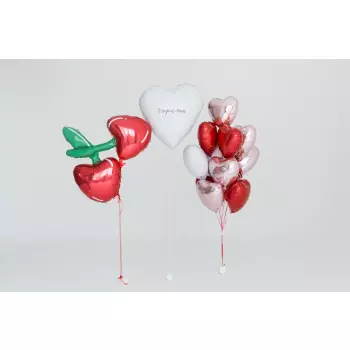Сет для вашей ягодки из фольгированных шаров, со спелой вишней, сердцами и индивидуальной надписью-как на фото